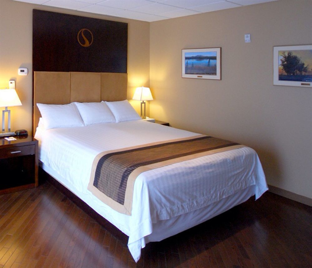 SKKY Hotel Whitehorse Buitenkant foto