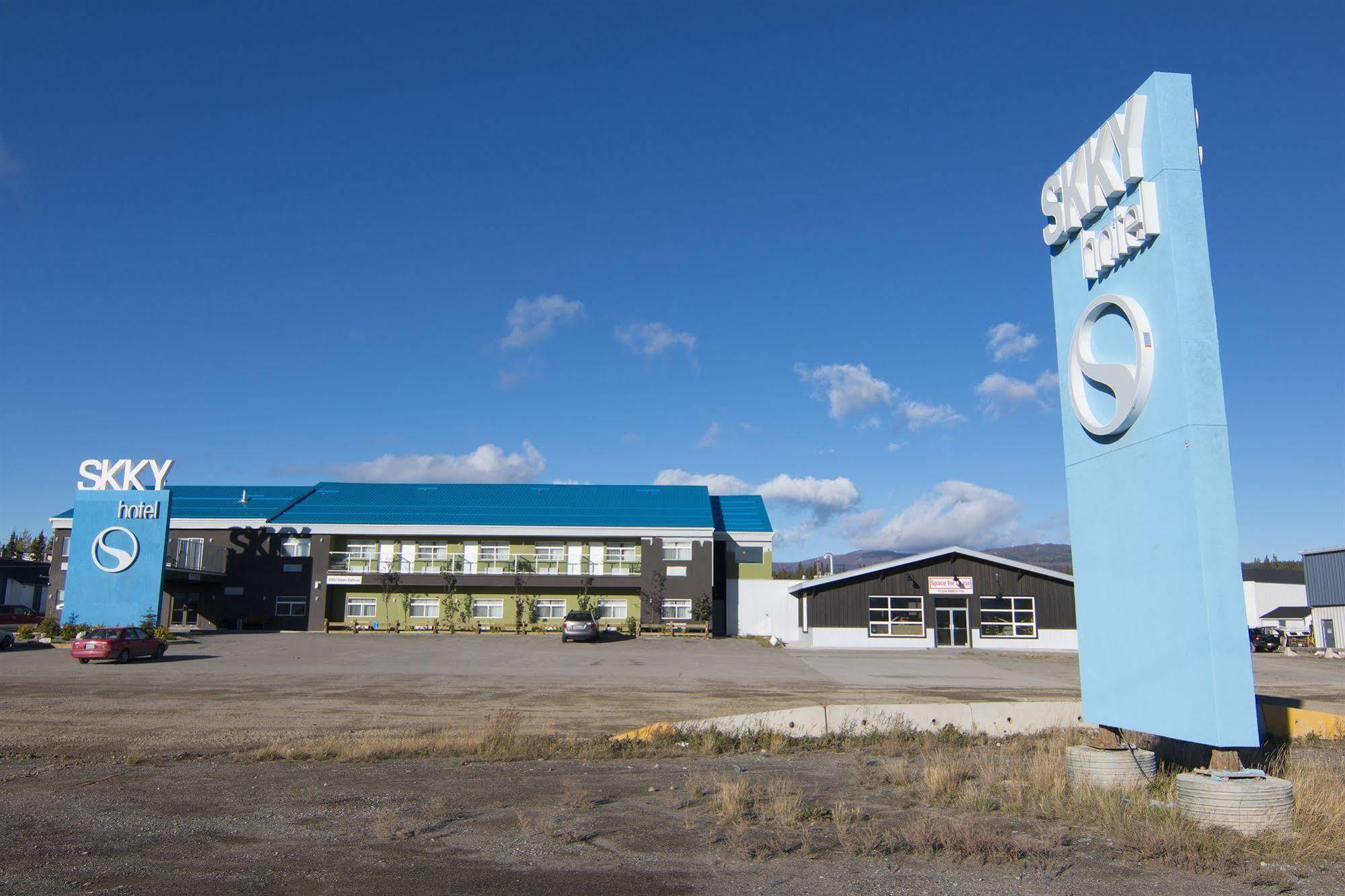 SKKY Hotel Whitehorse Buitenkant foto